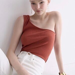 LIGHT SAGE One-Shoulder Top